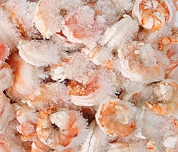 Tiefgekühlte Shrimps verpacken
